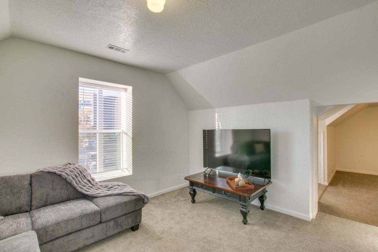 Convenient Logan Apartment - 1 Block To Town! Εξωτερικό φωτογραφία